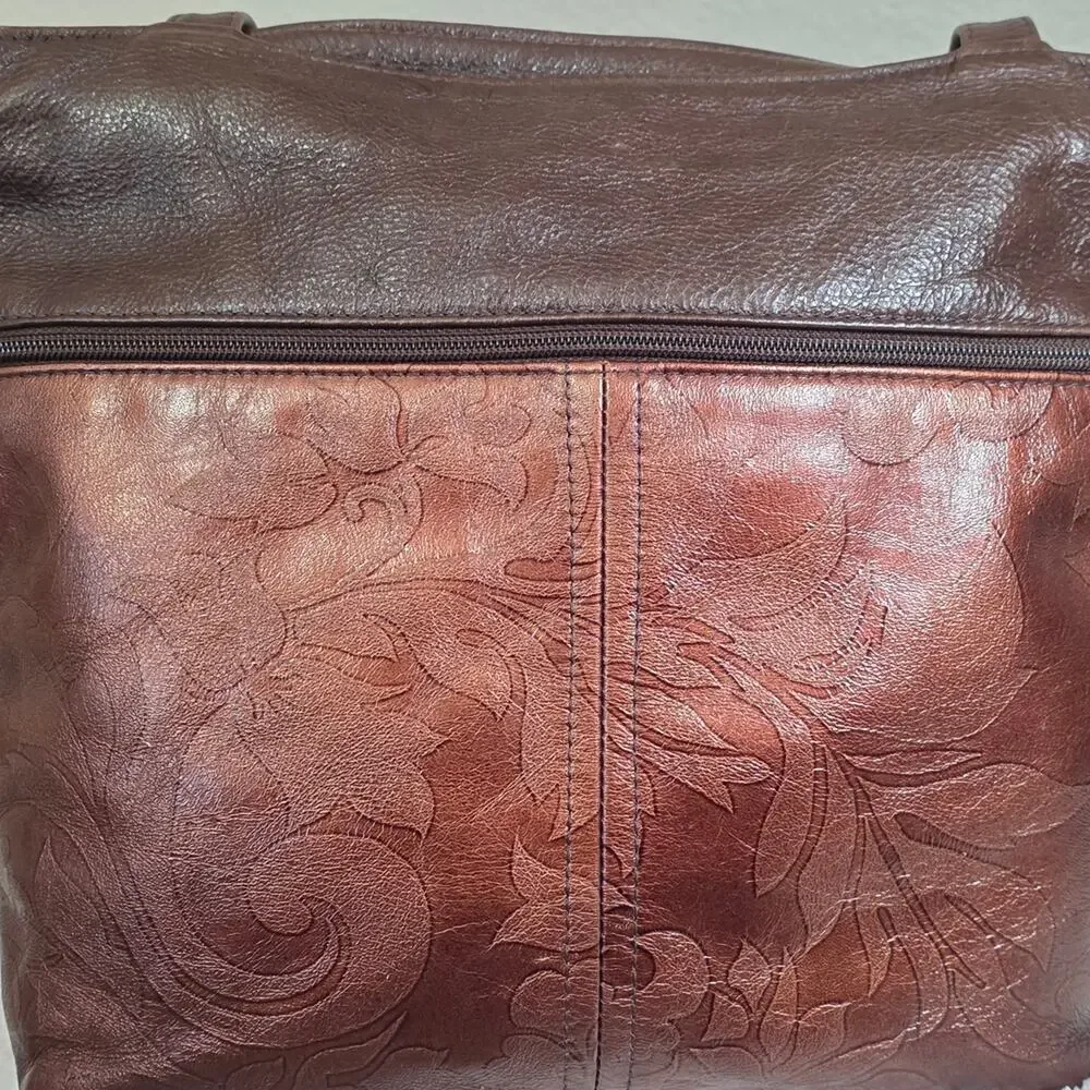 Chic Embossed Leather Shoulder Bag in Rich Brown